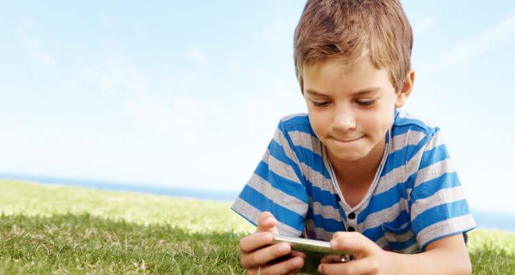 When’s the right time to get your child a smartphone?